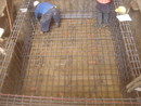 電梯機坑大底及地樑鋼筋綁紮混凝土澆置